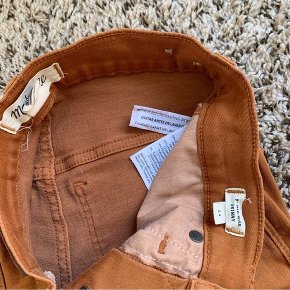 9" Mid-Rise Skinny Jeans: Garment-Dyed Button-Front Edition size 24 - Picture 9 of 9